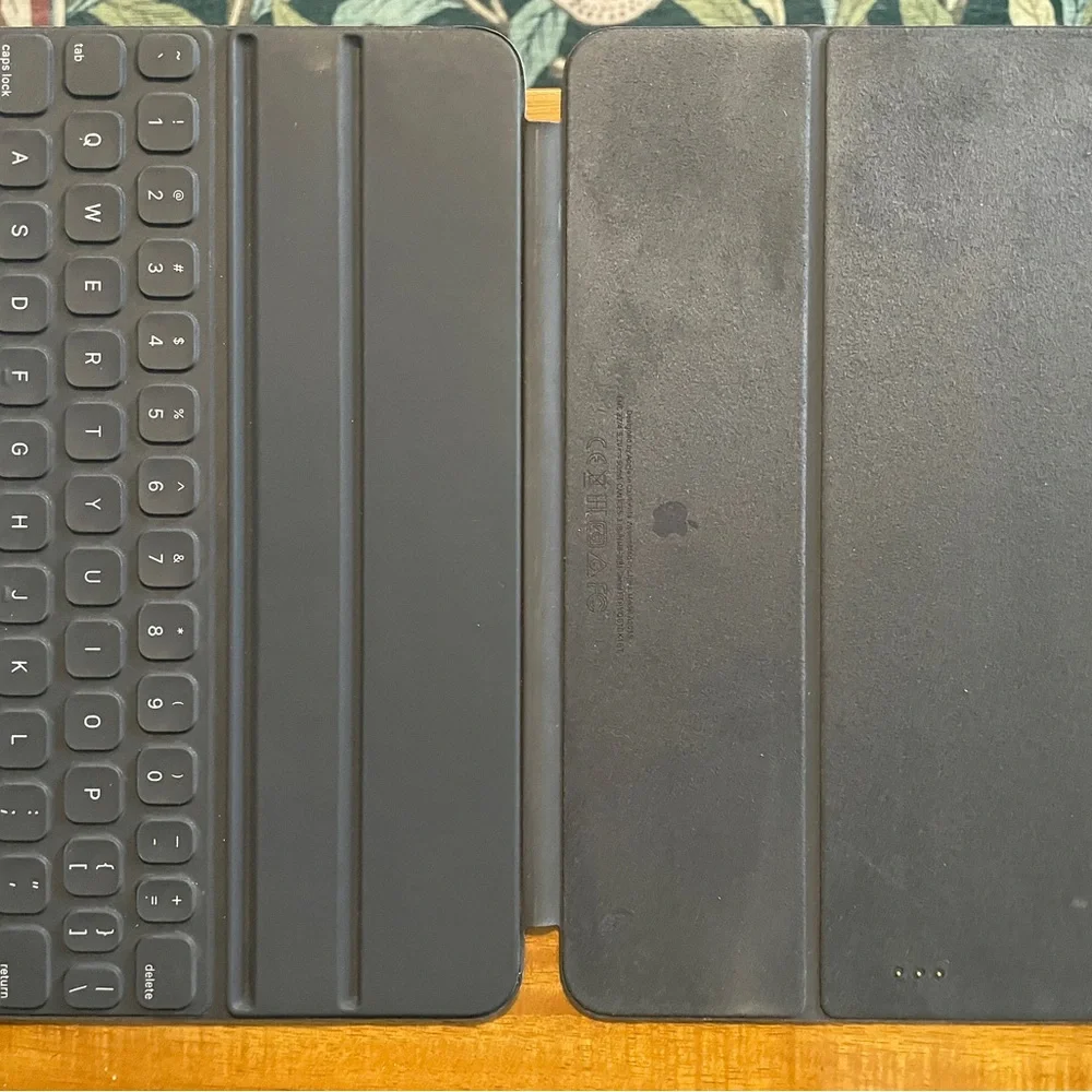 Apple Smart Keyboard Folio for iPad